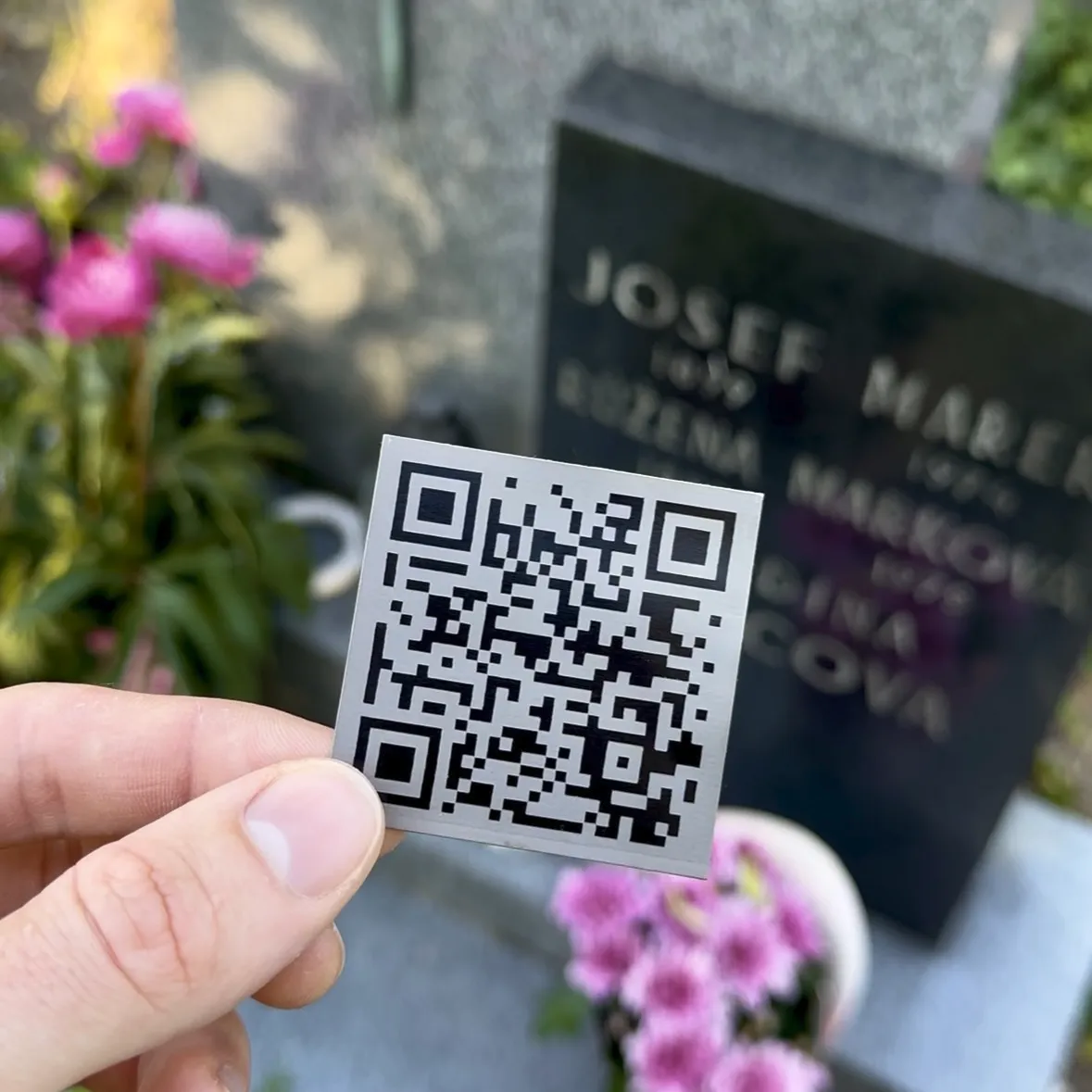 QR kódy na hrobech: Odpovědi na nejčastější otázky